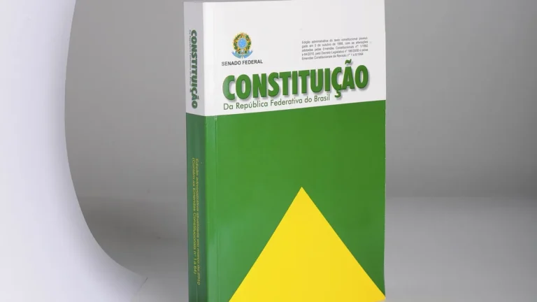 Pec da segurança pública: Foto de constituição brasileira